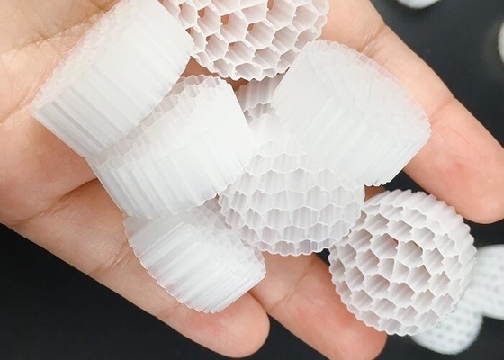 شراء Pe38 25 * 4mm Hdpe Mbbr Bio Filter Media Safty Moving Bed مساحة سطح كبيرة online manufacture