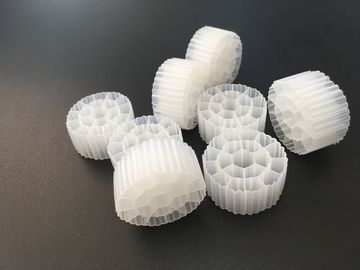 شراء الالوان البيضاء HDP فلتر الوسائط ، بلاستيك فلتر الوسائط خدمة طويلة online manufacture