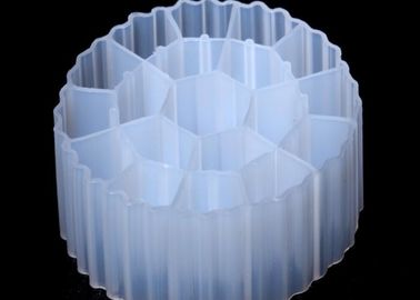 شراء MBBR الكرات البيولوجية PE MBBR الوسائط المرشحة 19 عدد الثقوب لمعالجة مياه الصرف الصحي online manufacture