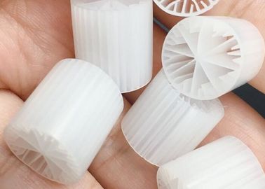 شراء الصديق للبيئة معالجة المياه الحيوية في خزانات الحموضة MBBR Bio Media 15*15mm مساحة سطحية كبيرة online manufacture
