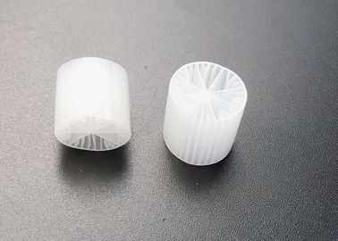 شراء الملون الأبيض MBBR فلتر الوسائط المادة البكر HDPE 15 * 15mm الحجم الوسائط الحيوية لبركة الأسماك online manufacture