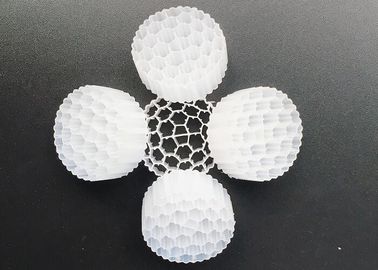 شراء المواد الآمنة FDA MBBR وسائل تصفية لمعالجة مياه الصرف الصناعي البلدية اللون الأبيض online manufacture
