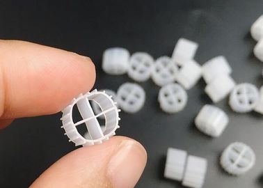 شراء توفير المساحة البيضاء MBBR مرشح الوسائط بيولوجي الوسائط عملية بسيطة الصيانة online manufacture