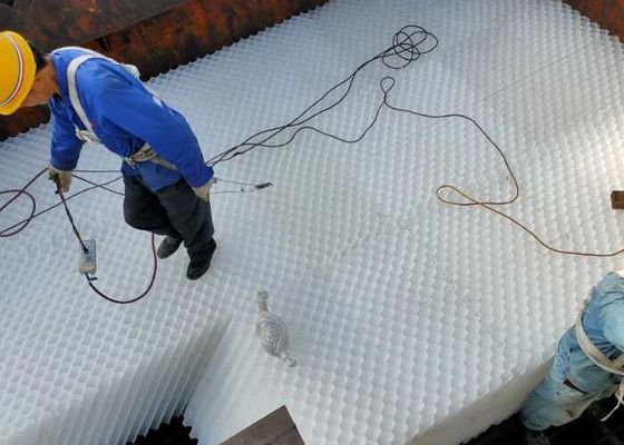 شراء PP PVC أنابيب عسل الصفحة الوسطى / لاميلا الوسائط لمعالجة المياه اللون الأبيض online manufacture