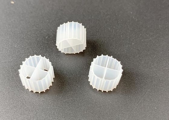 شراء 11 * 7mm MBBR Biofilter Media K1 مع لون أبيض ومادة HDPE العذراء online manufacture