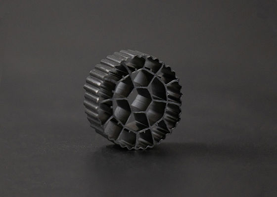 شراء مادة HDPE العذراء MBBR فلتر الوسائط Biofilter 25mm X12mm الحجم 600 m2/m3 مساحة السطح online manufacture