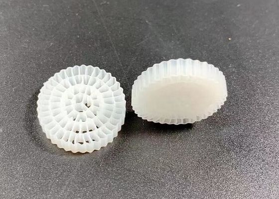 شراء HDPE Mbbr الناقل الفلتر البيولوجي لمزارع الأسماك الأسرة المعلقة 25x4MM online manufacture