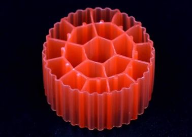 لون أحمر لوسائل تصفية بركة الأسماك المادة البكر HDPE K3 وسائل تصفية بلاستيكية