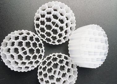 المواد البلاستيكية الهوائية MBBR K1 BIO Filter Media معالجة مياه الصرف الصحي 800m2 / M3 حامل عائم