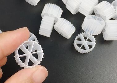 المقاومة الجيدة للآثار HDPE MBBR Kaldnes Filter Media للبرك