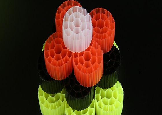 الكرات البيولوجية وسائل التصفية البلاستيكية الملونة والبكر HDPE المواد MBBR