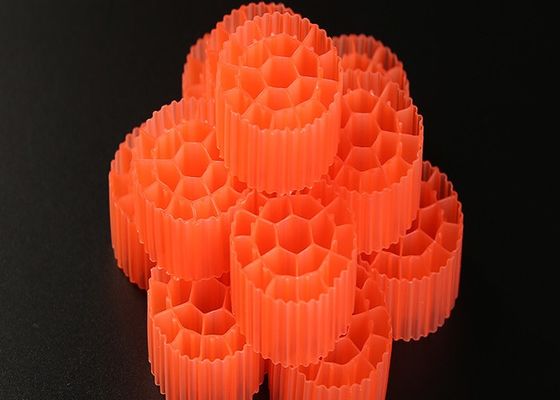 مادة HDPE البكر وسائط المرشح البلاستيكية مع 19 فتحة ولون أبيض لـ RAS