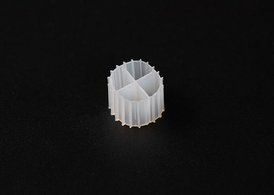 اللون الأبيض Hdpe MBBR الوسائط المرشحة البيولوجية 900m2/M3 مساحة السطح الكبيرة