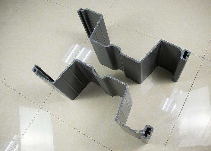 المواد البلاستيكية UPVC Pvc ورق التراكم للسدود البحرية البناء المدني اللون الرمادي