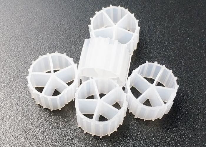 MBBR صدمة الكرة وسائل الفلاتر البلاستيكية BOD / COD وإزالة النيتروجين