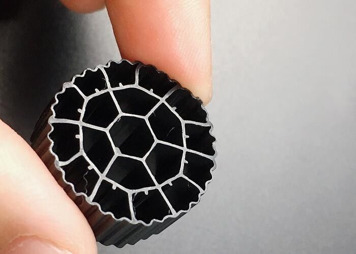 الموانئ البيولوجية المياه العادمة الفضاء المرشح العائم وسائل الإعلام حل MBBR