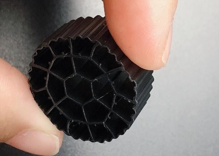 الموانئ البيولوجية المياه العادمة الفضاء المرشح العائم وسائل الإعلام حل MBBR