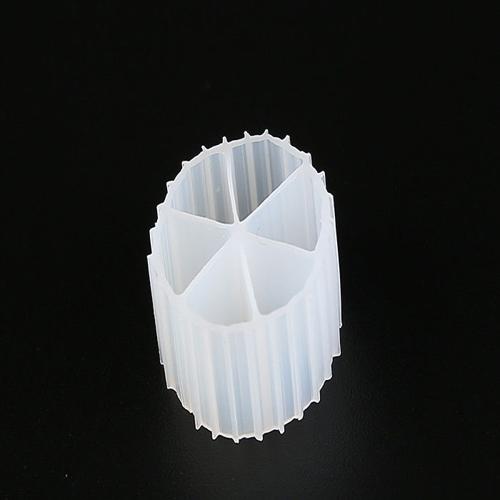 ميديا المرشحات البيولوجية للبحيرة البلاستيكية 6 ثقوب مع اللون الأبيض و HDPE البكر