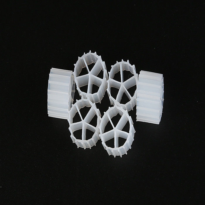 مواد تصفية ذاتية التنظيف PE MBBR 10mm X 7mm مع عمر خدمة طويل