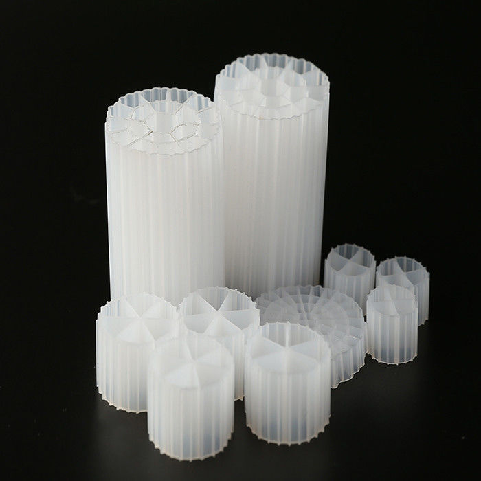 MBBR بيوبايب لون أبيض ومادة HDPE K3 فلتر وسائل الإعلام مقاومة الصدمات ومساحة سطح جيدة إذا كان k1 فلتر بركة