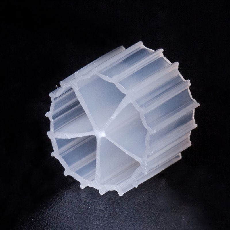 10 * 7mm MBBR الوسائط المرشحة المواد البكر HDPE اللون الأبيض الوسائط الحيوية لمعالجة المياه
