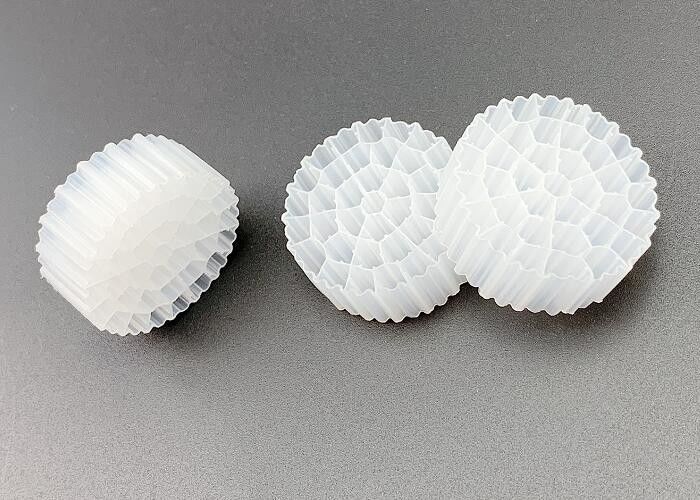 اللون الأبيض 25 * 10MM PE Mbbr الوسائط المرشحة العائمة