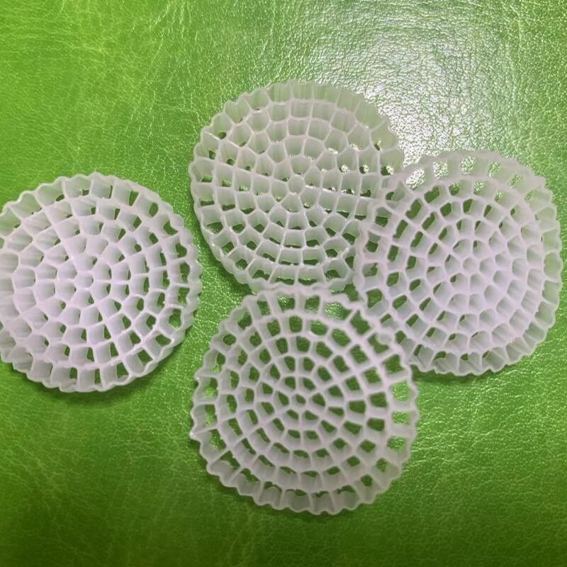 PE79S 1600m2/m3 الناقل العائم MBBR وسائل تصفية لمعالجة مياه الصرف الصحي