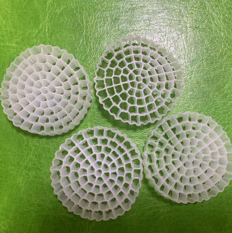 PE79S 1600m2/m3 الناقل العائم MBBR وسائل تصفية لمعالجة مياه الصرف الصحي