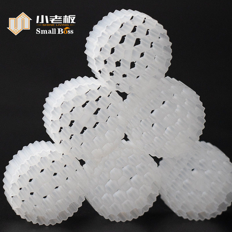 مواد البلاستيك PE38 مواد البلاستيك Biofilter Media MBBR الناقل البيولوجي لمعالجة مياه الصرف الصحي