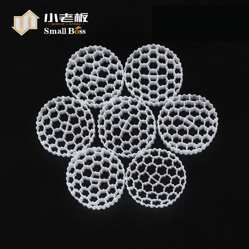 مواد البلاستيك PE38 مواد البلاستيك Biofilter Media MBBR الناقل البيولوجي لمعالجة مياه الصرف الصحي