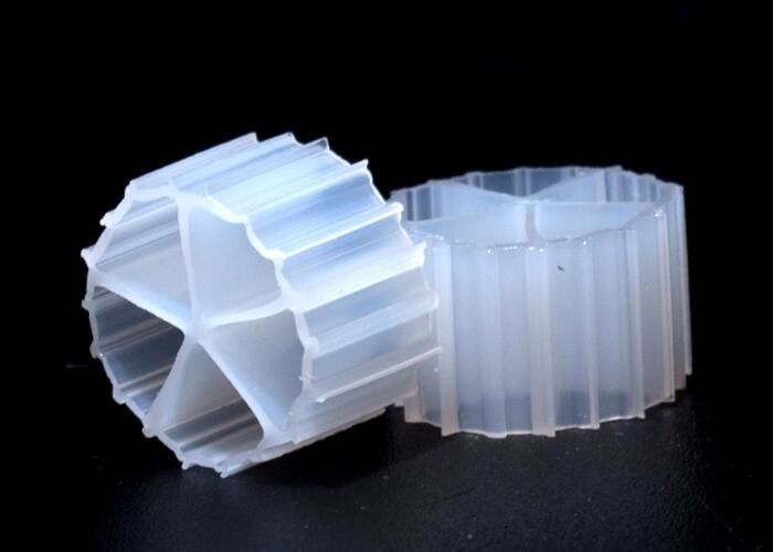 10 * 7mm MBBR الوسائط المرشحة المواد البكر HDPE اللون الأبيض الوسائط الحيوية لمعالجة المياه