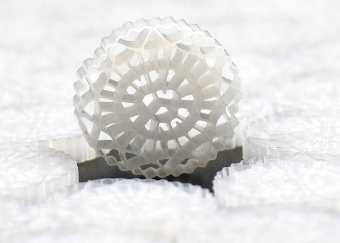 أحواض الماء الكرات الحيوية الوسائط المرشحة K1 & K3 الوسائط الحيوية Mbbr مساحة السطح الكبيرة