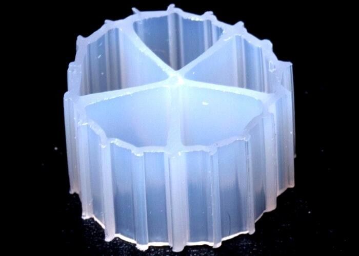 لون أبيض سمك بركة عذراء HDPE Biocell Bio Filter Media مساحة سطح جيدة