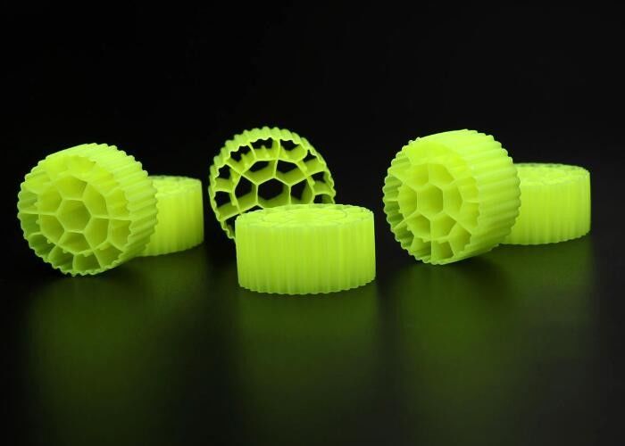 الأصفر Mbbr كرات البلاستيك البيولوجية وسائل المرشح لسمك السمك 25mm X 12mm القالب الساخن