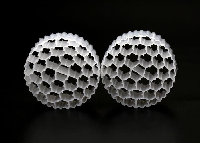 المياه المائية في الحوض Mbbr الناقل Bio Ball Filter Media Environment - Friendly