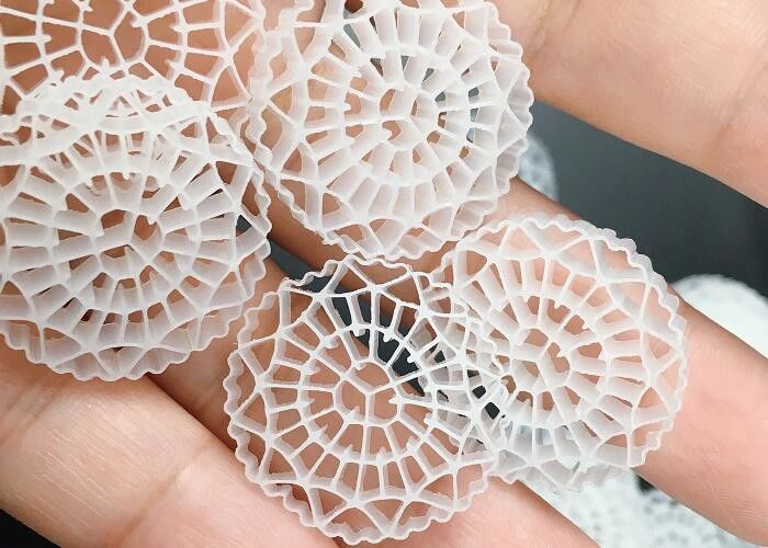 توفير المساحة MBBR بيوبايب Fliter Media PE63 لمعالجة مياه الصرف الصحي / RAS مع تكنولوجيا اللون الأبيض A2 / O