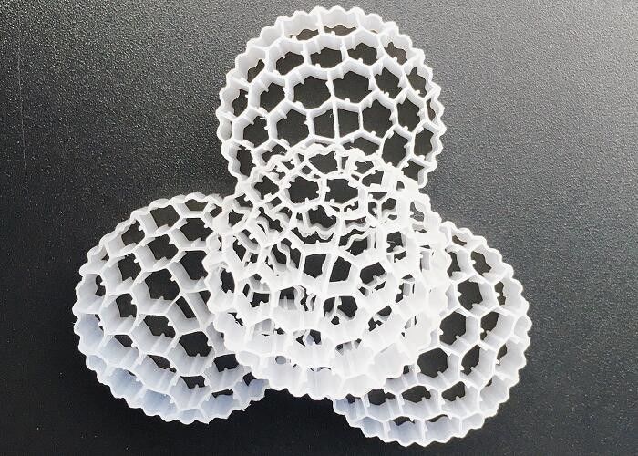 38 حفرة مساحة سطح كبيرة 25 * 10mm K1 الوسائط المرشحة Fda مواد لون بيضاء آمنة