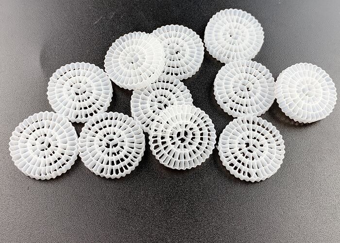 الجودة الغذائية Hdpe آمنة FDA المواد العائمة MBBR الوسائط الكرات البيولوجية وسائط المرشح