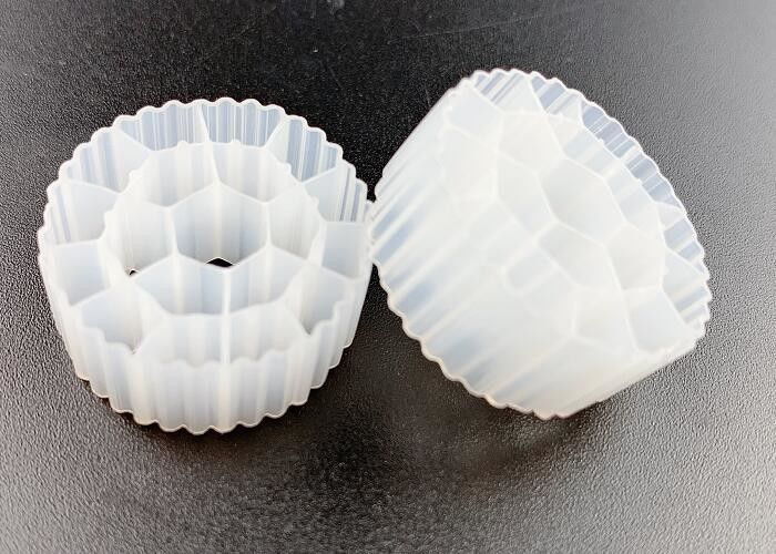 البلاستيك Hdpe لمقاومة الصدمات RAS MBBR وسائل المرشح العائمة