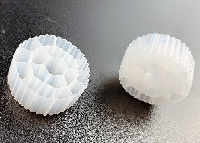 البلاستيك Hdpe لمقاومة الصدمات RAS MBBR وسائل المرشح العائمة