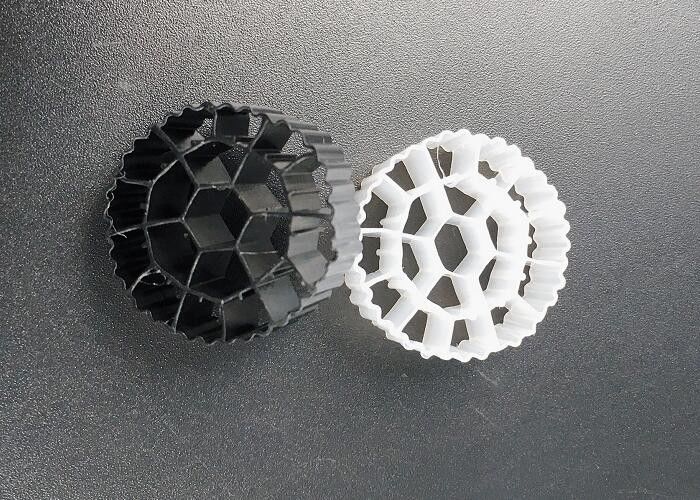 البلاستيك MBBR الوسائط البيولوجية HDPE K3 الوسائط المرشحة المائية 500 m2/m3 fda مواد آمنة كرات البيوبايب البيولوجية