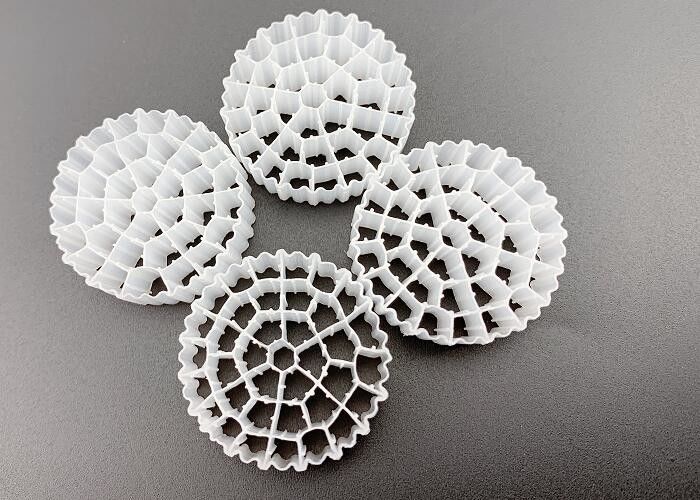 FDA PE37 25 * 10MM HDPE أبيض MBBR الوسائط المرشحة العائمة