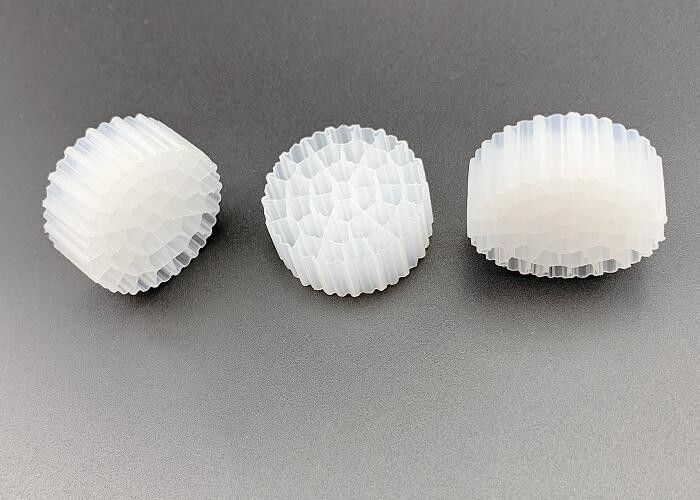 FDA PE37 25 * 10MM HDPE أبيض MBBR الوسائط المرشحة العائمة