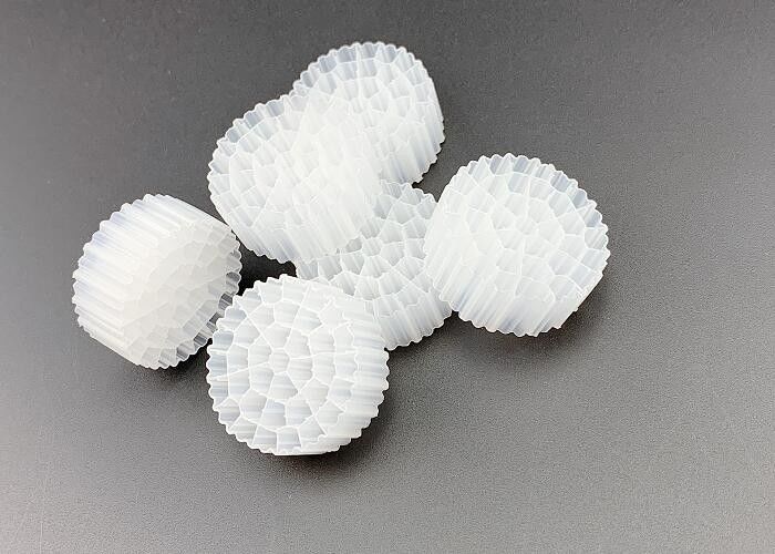معالجة المياه مساحة السطح الكبيرة MBBR Biocell Filter Media 25*10MM