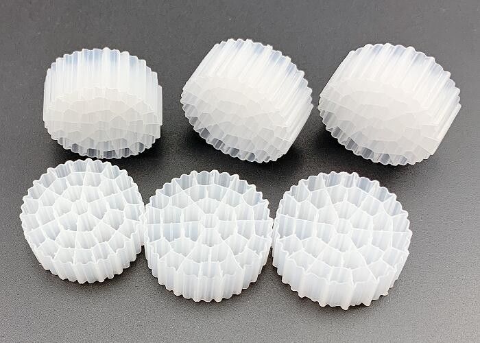 لون أبيض HDPE K1 الوسائط المرشحة PE37 لتحسين جودة المياه