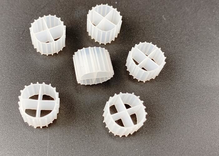 محطة معالجة مياه الصرف الصحي بتكنولوجيا فلتر الوسائط mbbr kaldnes k1/k3 لأنظمة تربية الأحياء المائية ras