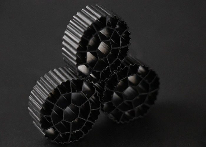 K3 منتج الفلتر البلاستيكي الوسائط البيولوجية مع اللون الأبيض ومادة HDPE العذراء