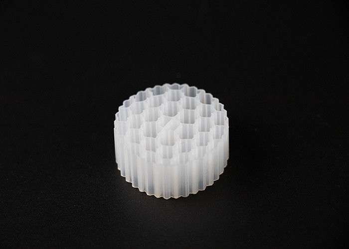 PE38 25*10MM 800m2/M3 Mbbr المصفاة الحيوية الوسائط العذراء PE