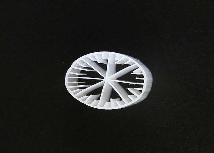 15*15ملم الحجم MBBR بيولوجيا الوسائط العذراء HDPE المواد اللون الأبيض للخزان اللاهوائي