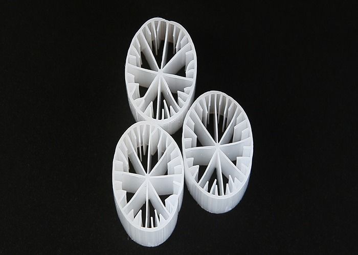 المواد البلاستيكية MBBR بيولوجيا الوسائط العذراء HDPE واللون الأبيض 15 * 15mm الحجم للمياه